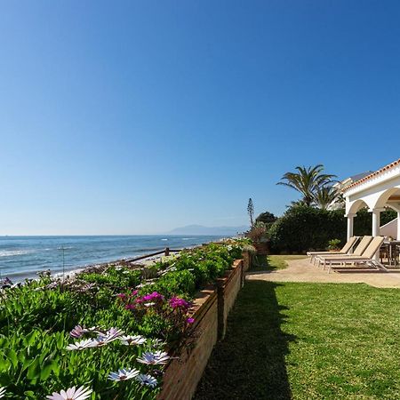 Charming Villa On The Seafront ماربيا المظهر الخارجي الصورة
