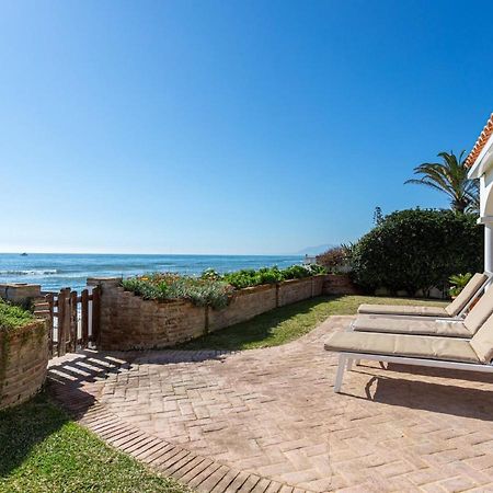Charming Villa On The Seafront ماربيا المظهر الخارجي الصورة