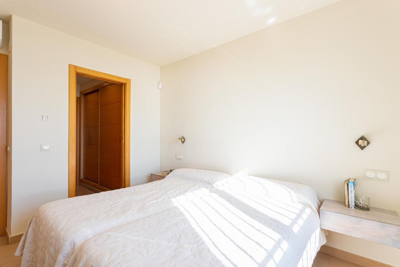 Charming Villa On The Seafront ماربيا المظهر الخارجي الصورة